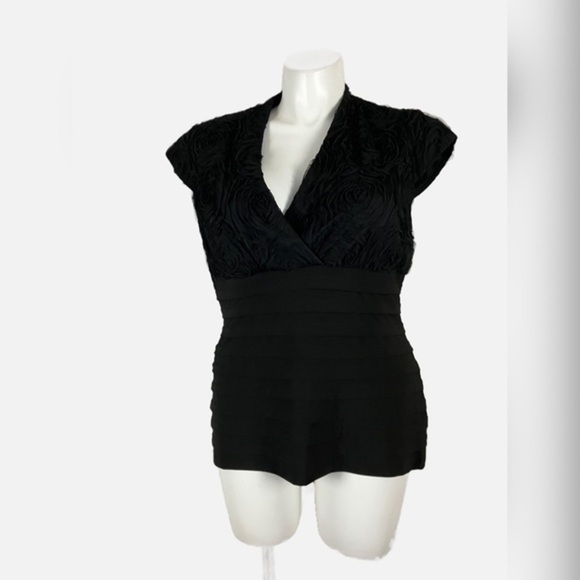 Xscape Special Occasion Top - Picture 2 of 8